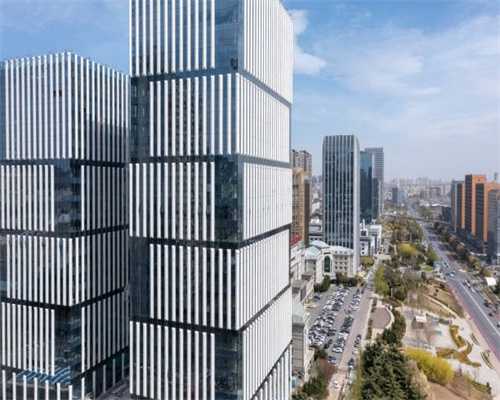 售25.99万，百公里加速4.9秒，3颗激光雷达，中大型车可以看看它